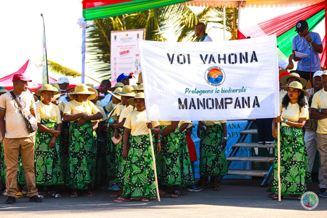 Les membres de l'association Voi Vahona Manompana